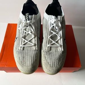 🌟SOLD🌟Nike Vapormax metallic silver (Size 12)